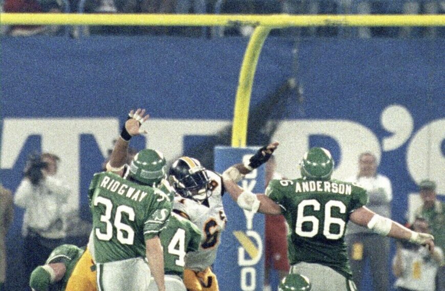 Dave Ridgway kicking the game winning field goal in the 1989 Grey Cup.